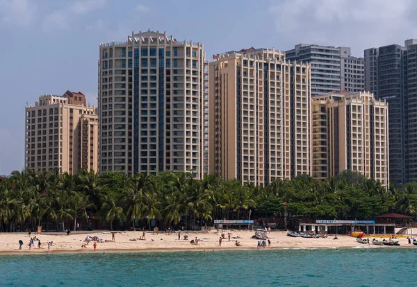 Hotels op Dadonghai Beach op het toeristische eiland Hainan — Stockfoto