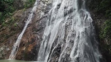 Na Muang Şelalesi Koh Samui, Tayland stok görüntüleri video