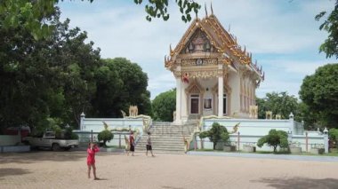 Tapınak Wat Khunaram Koh Samui Tayland stok görüntüleri video