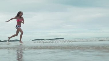 Su deniz sprey yavaş hareket hisse senedi görüntüleri video kaçan neşeli mutlu genç kız