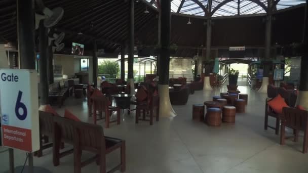 Único Aeropuerto Internacional de Samui en el video de imágenes al aire libre — Vídeo de stock