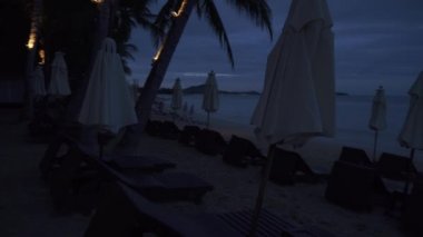 Bölge gece otelden Impiana Resort Chaweng Noi stok görüntüleri video