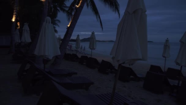 A night hotel Impiana Resort a Chaweng Noi stock footage videóinak területén — Stock videók