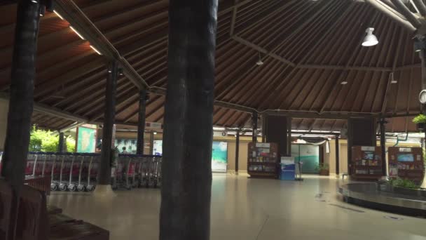 Уникальный международный аэропорт Самуи на съемках с открытым небом — стоковое видео