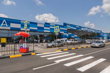 SIMFEROPOL - Haziran 05: Simferopol Uluslararası Havaalanı yakınlarındaki yol