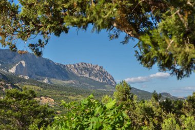 AI-Petri bir Kırım Dağları'nda bağlandı..
