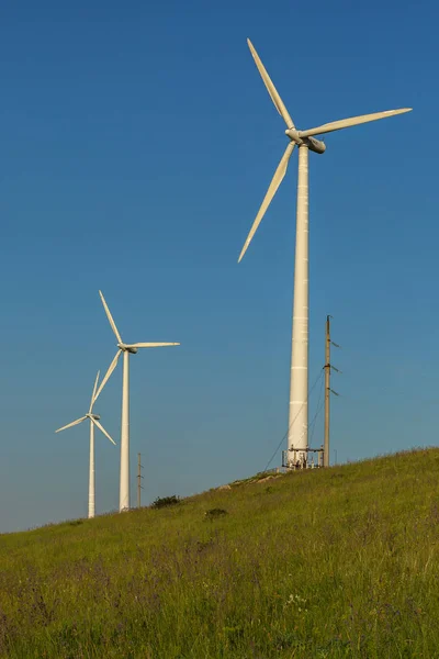 Větrné elektrárny na Krymském poloostrově — Stock fotografie
