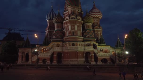 Basilikum-Kathedrale vom Roten Platz aus gesehen bei Nacht Stock Footage Video — Stockvideo