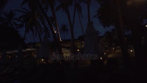 Territorio de la noche hotel Impiana Resort Chaweng Noi time lapse material de archivo de vídeo — Vídeos de Stock