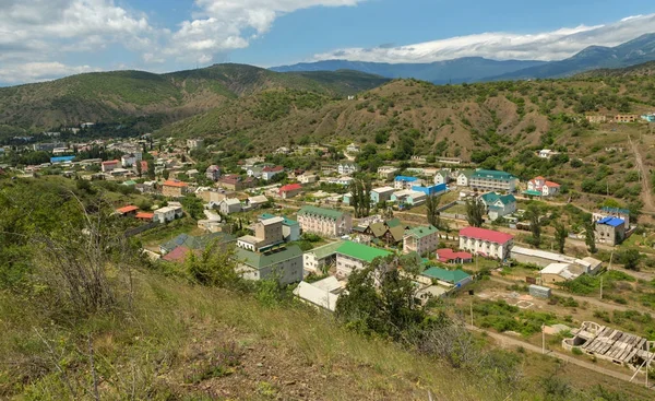 Settlement in the mountains of Crimean peninsula — Stock Photo, Image