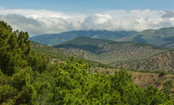 Beautiful summer landscape in mountains of Crimea. — Stock Photo, Image