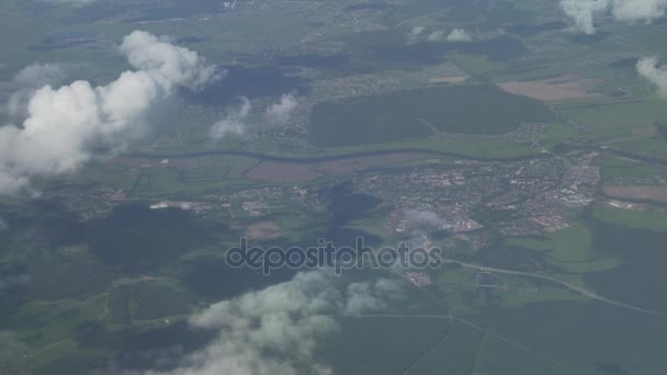 Αεροφωτογραφία του cumulus σύννεφα πάνω από την περιφέρεια Μόσχας πλάνα βίντεο — Αρχείο Βίντεο