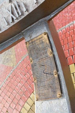 Güneş saati büyük Novosibirsk Planetarium yakınındaki zamanında denklemi Urallar ötesinde en büyük aslında merkezidir