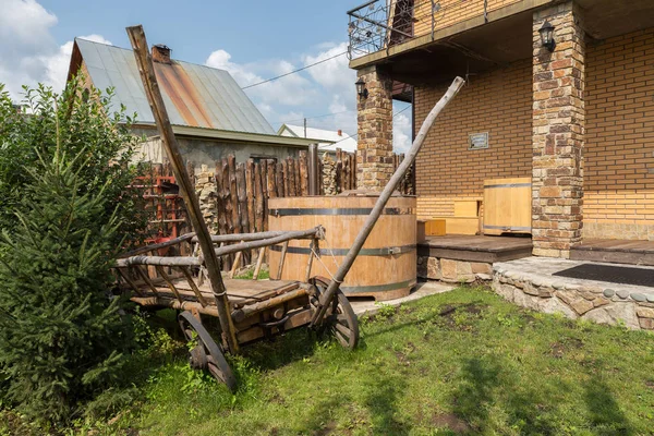 Hotel boarding Pomestye in Belokurikha in the Altai Krai — Stock Photo, Image