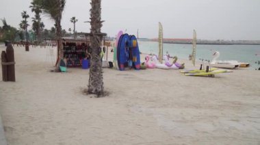 Yeni plaj ve eğlence alanı La Mer stok görüntüleri video