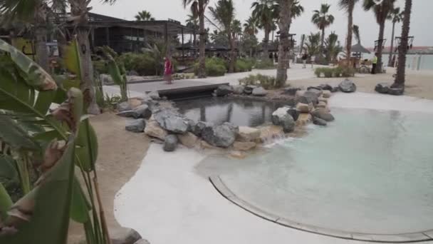 Новий пляжу та розваги простір La Mer Відеоматеріал відео — стокове відео