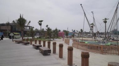 Yeni plaj ve eğlence alanı La Mer stok görüntüleri video