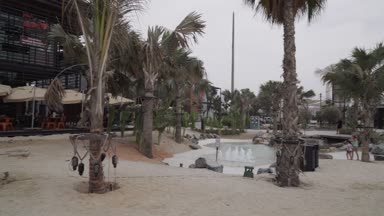 Yeni plaj ve eğlence alanı La Mer stok görüntüleri video