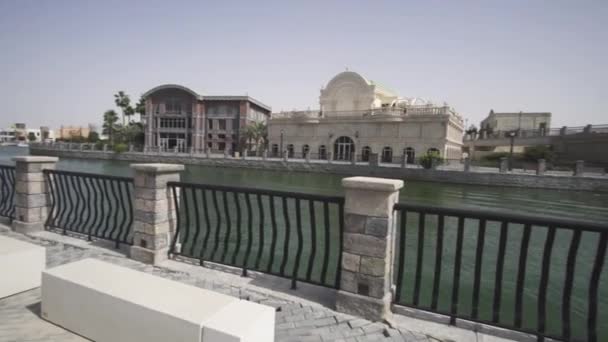 Flusslandschaft in Dubais Parks und Resorts Stock Footage Video — Stockvideo