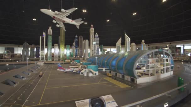 迪拜模拟 ups 机场展览会在迪拜公园和度假村的 Miniland 加州制作的乐高片段视频 — 图库视频影像
