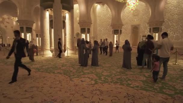 Sheikh Zayed Grand Mesquita é uma das seis maiores mesquitas do mundo imagens de vídeo — Vídeo de Stock