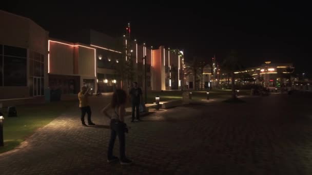 Riverland v Dubaji a Eisnerův odchod stopáže videa — Stock video