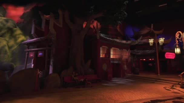 Grondgebied van het amusement Kung fu Panda in Dreamworks in Motiongate op Dubai Parks and Resorts stock footage video — Stockvideo