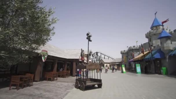 Időtöltési és szórakozási lehetőségek: Dubai Parks and Resorts stock footage videóinak Legoland királyságok területén — Stock videók