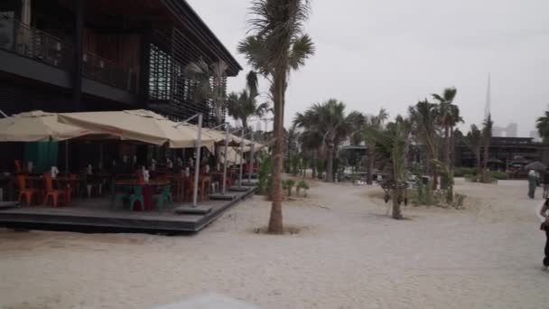 Novo espaço de praia e entretenimento La Mer stock footage vídeo — Vídeo de Stock