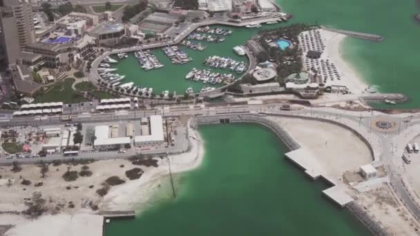 Mooie bovenaanzicht van Abu Dhabi stock footage video — Stockvideo