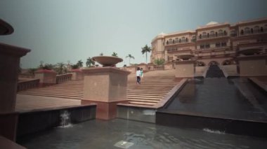 Cumhurbaşkanlığı Hotel Emirates Palace Abu Dabi stok görüntüleri video