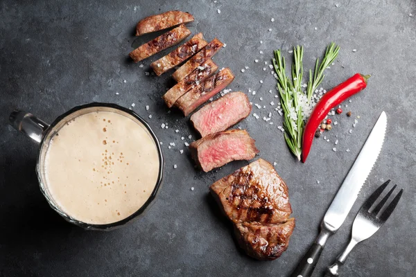 얇게 썬된 쇠고기 스테이크 구이 — 스톡 사진