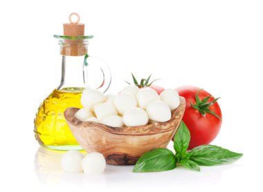 Mozzarella peyniri ve domates