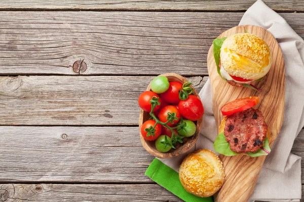 Hamburguesas caseras con carne de res — Foto de Stock