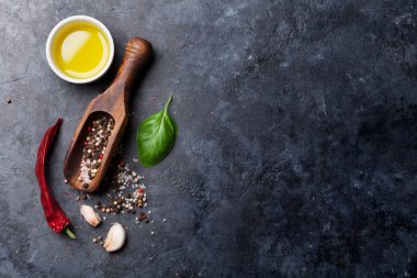 Otlar ve baharatlar malzemeler pişirme