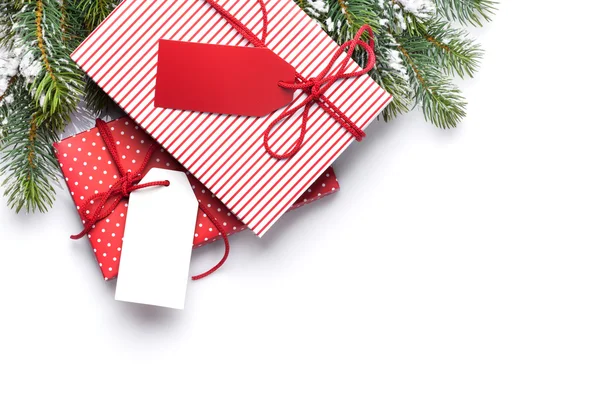 Cajas de regalo de Navidad y abeto —  Fotos de Stock
