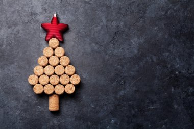 Şarap mantarlar Noel ağacı şeklinde