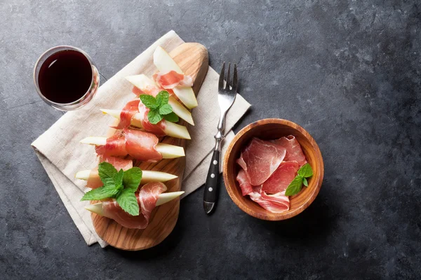 Świeży melon z prosciutto i mięty — Zdjęcie stockowe