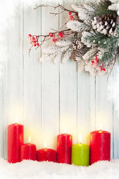 Χριστούγεννα φόντο με κεριά και ελάτης — Φωτογραφία Αρχείου