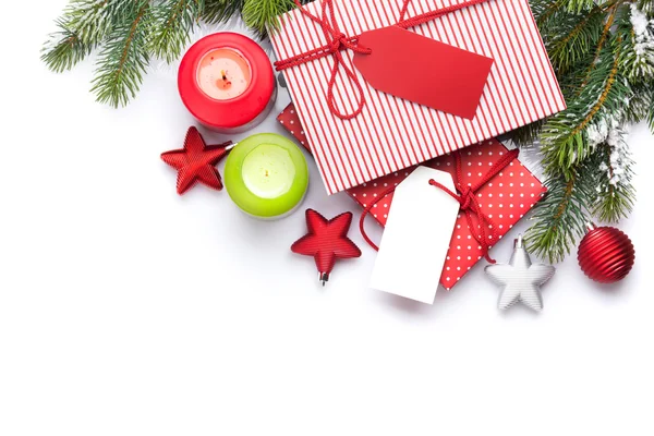 Boże Narodzenie pudełka i świerk — Zdjęcie stockowe