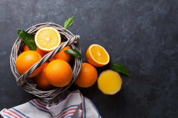 Świeże owoce pomarańczowy — Zdjęcie stockowe