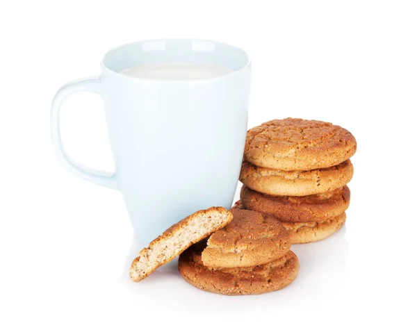 Tazza di latte e biscotti — Foto Stock