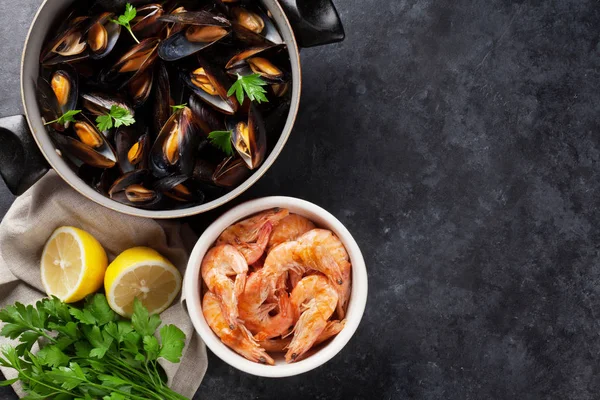 Mussels and shrimps — Stock Photo, Image