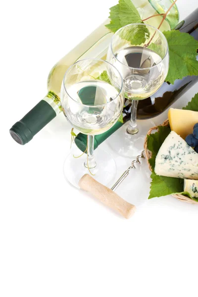 Vino bianco, formaggio e uva — Foto Stock