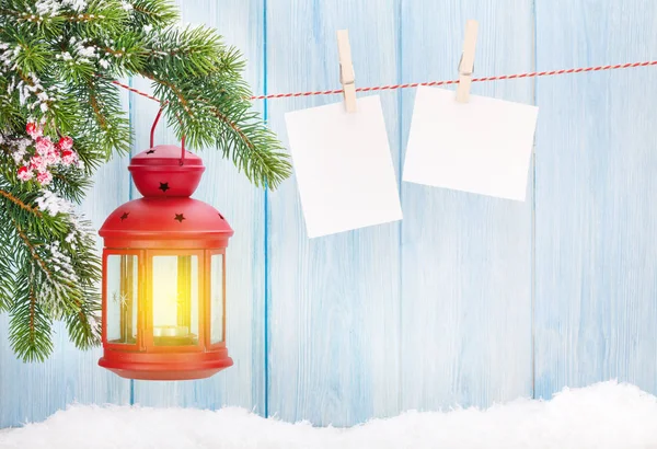 Kerst kaars lantaarn en foto's-frames — Stockfoto