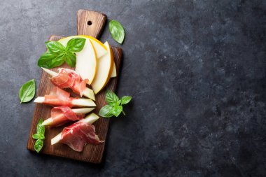 prosciutto ve fesleğen taze kavun