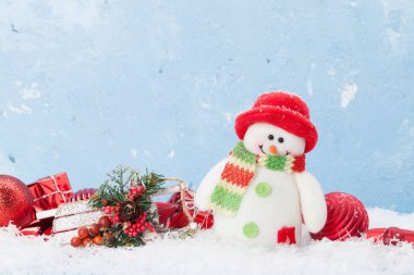 Kardan adam ve dekor ile Noel arka plan
