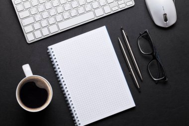 Ofis Resepsiyon Masa başı işleri ile