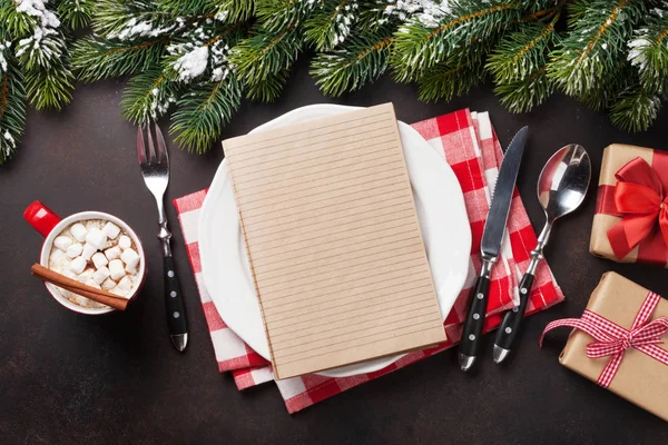 圣诞节晚餐盘子、 银器和巧克力 — 图库照片