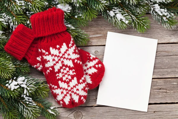 Biglietto di auguri di Natale e guanti — Foto Stock